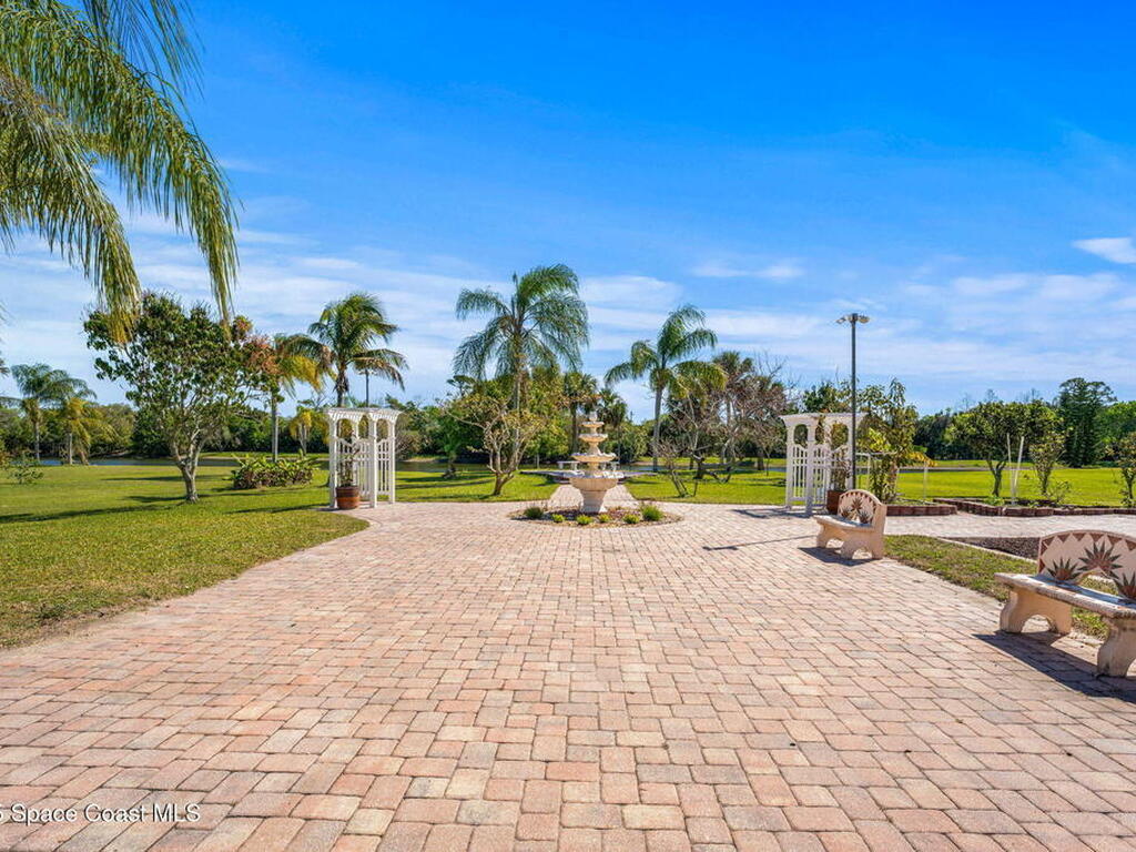 5137 Royal Paddock Way, Merritt Island, FL 32953
