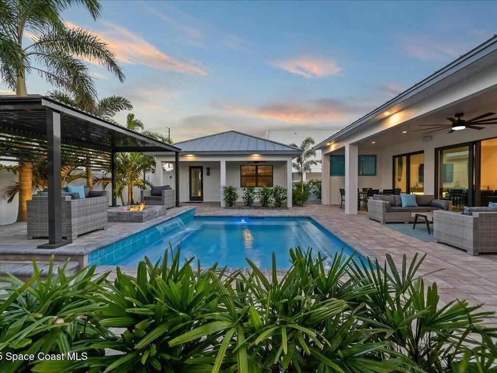 2021 S Orlando Avenue, Cocoa Beach, FL 32931