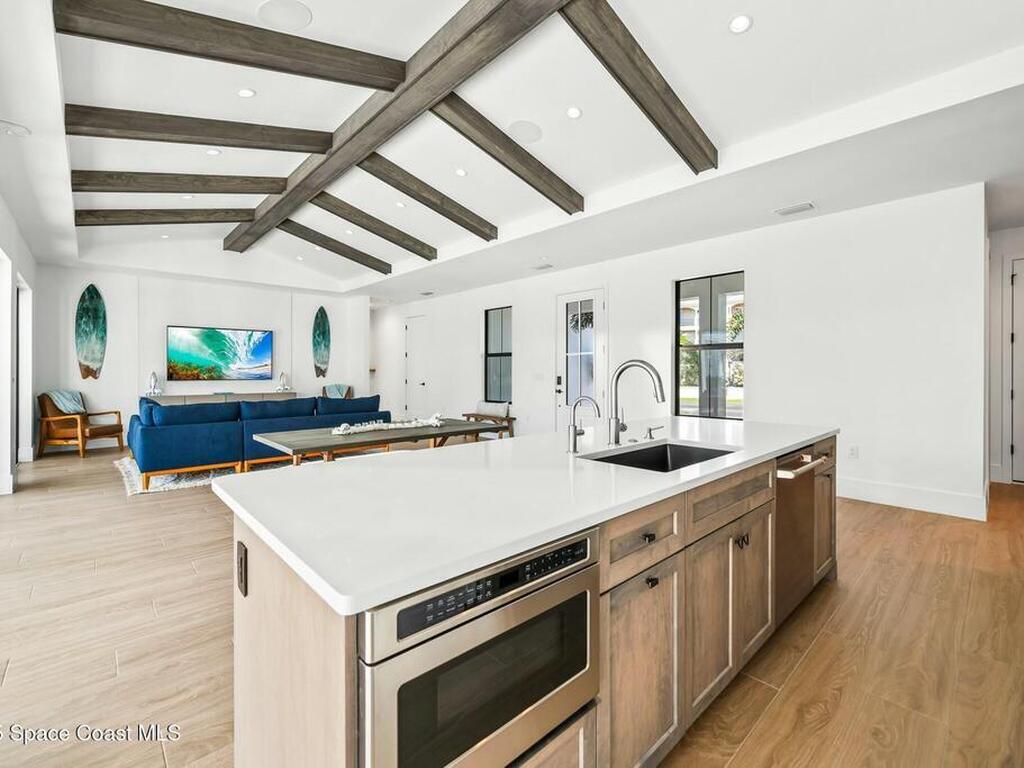 2021 S Orlando Avenue, Cocoa Beach, FL 32931