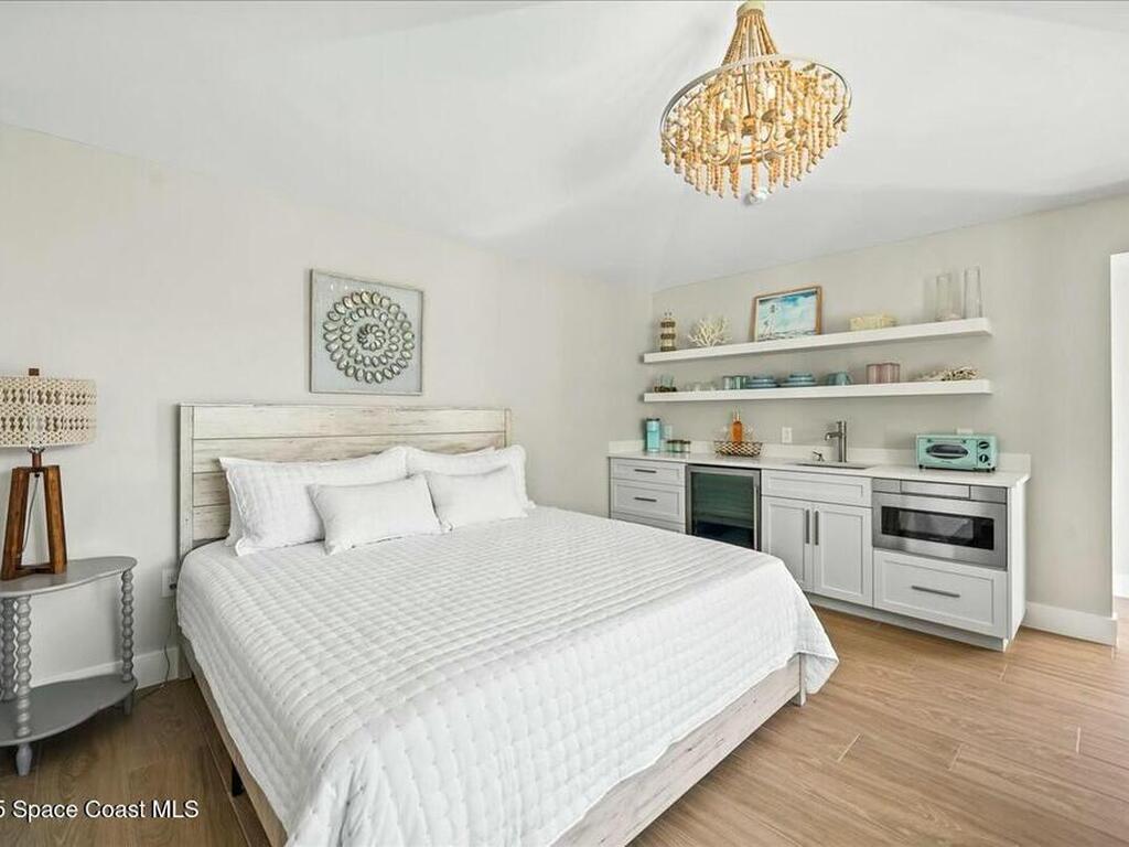 2021 S Orlando Avenue, Cocoa Beach, FL 32931