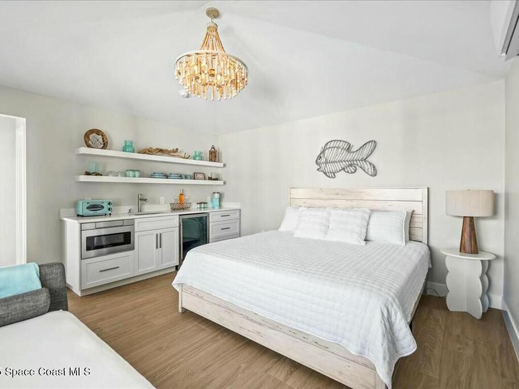 2021 S Orlando Avenue, Cocoa Beach, FL 32931