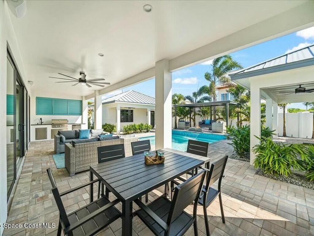 2021 S Orlando Avenue, Cocoa Beach, FL 32931