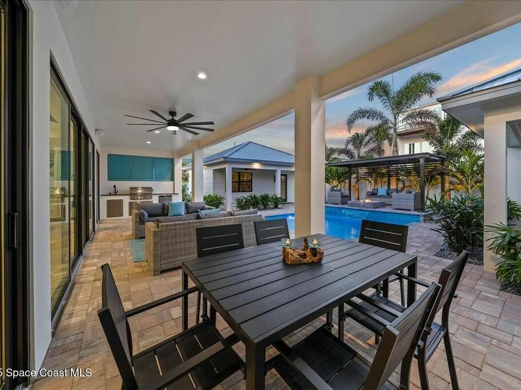 2021 S Orlando Avenue, Cocoa Beach, FL 32931