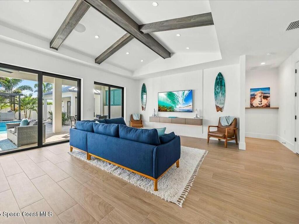 2021 S Orlando Avenue, Cocoa Beach, FL 32931