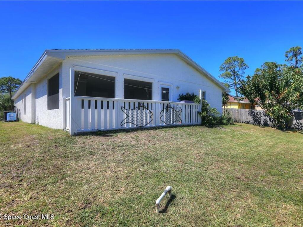 7856 101st Avenue, Vero Beach, FL 32967