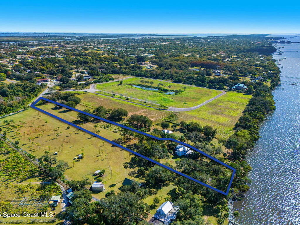 1605 N Tropical Trail, Merritt Island, FL 32953