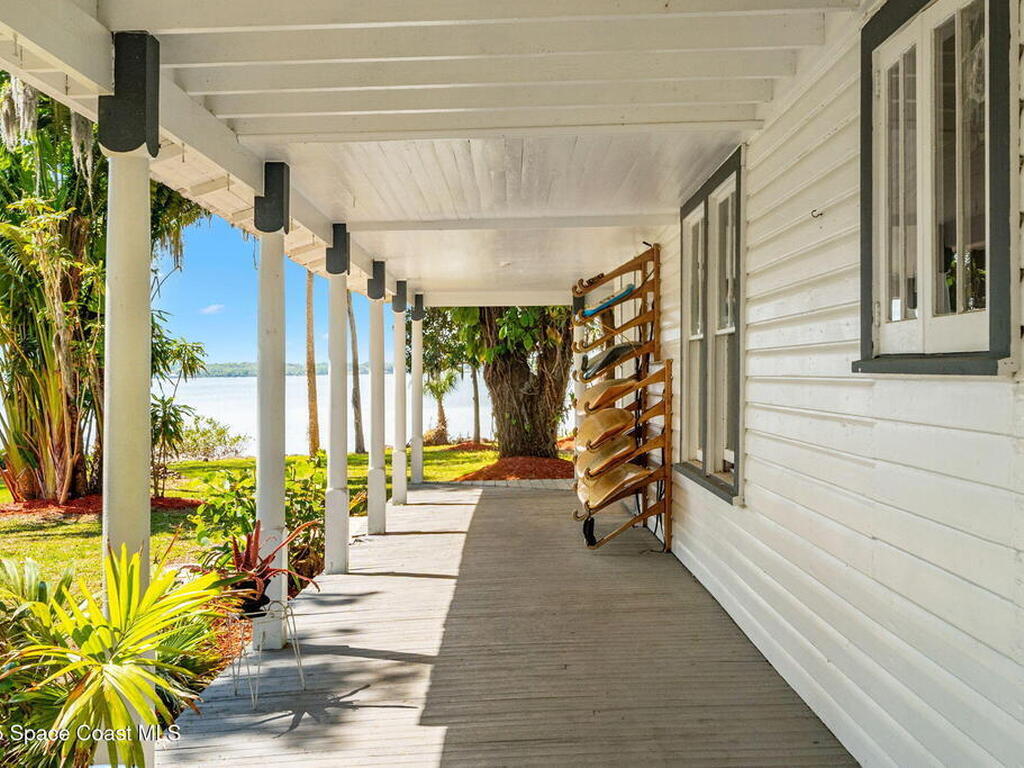 1605 N Tropical Trail, Merritt Island, FL 32953
