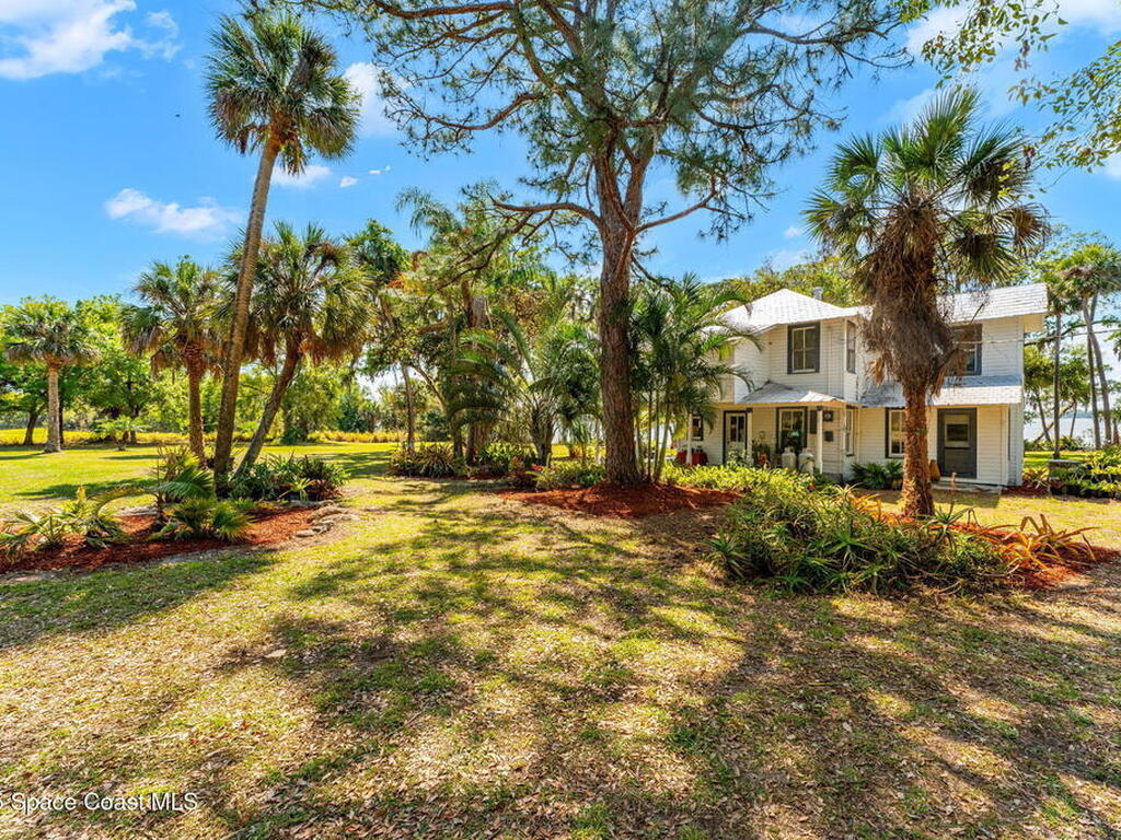 1605 N Tropical Trail, Merritt Island, FL 32953