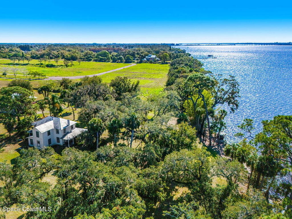 1605 N Tropical Trail, Merritt Island, FL 32953