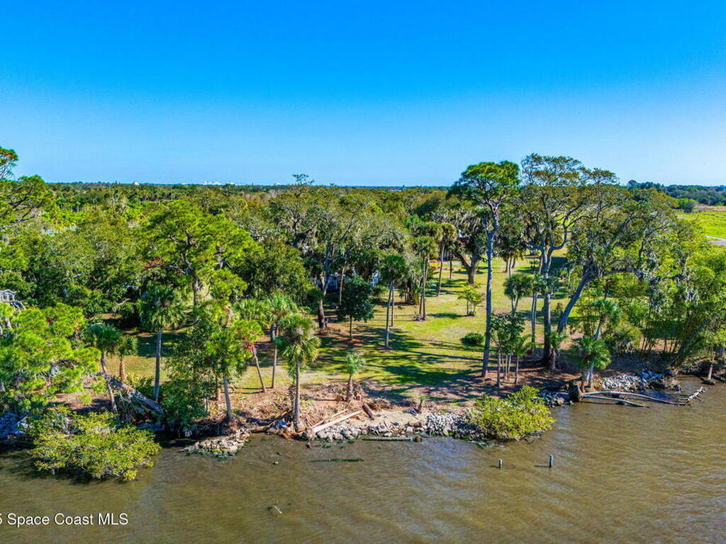 1605 N Tropical Trail, Merritt Island, FL 32953