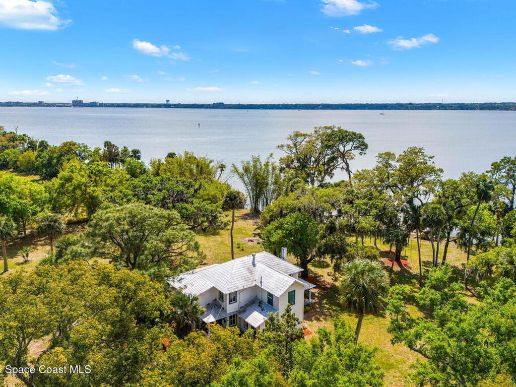 1605 N Tropical Trail, Merritt Island, FL 32953