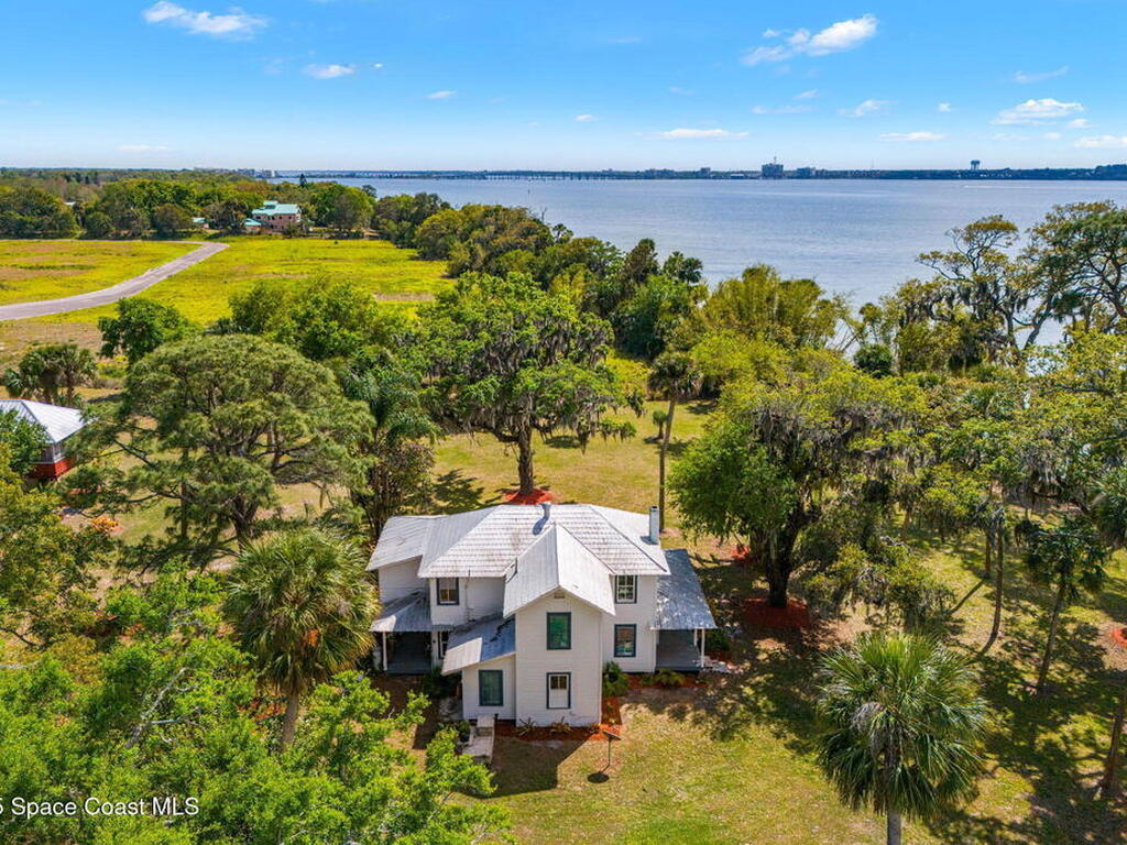 1605 N Tropical Trail, Merritt Island, FL 32953