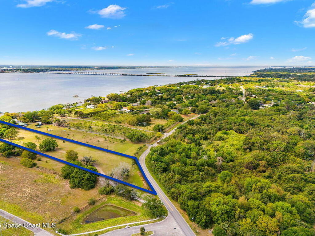 1605 N Tropical Trail, Merritt Island, FL 32953