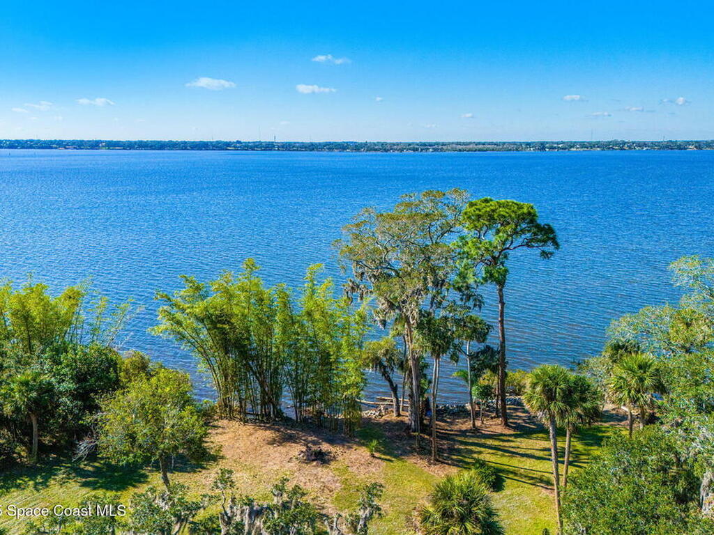 1605 N Tropical Trail, Merritt Island, FL 32953