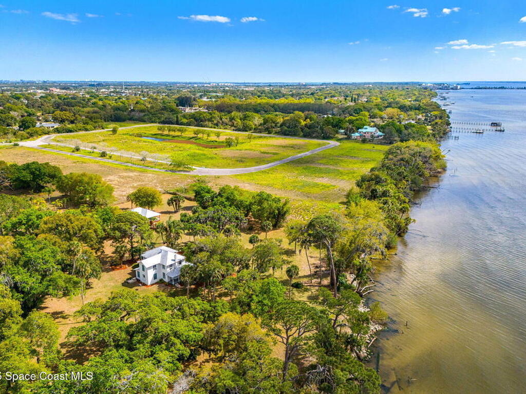 1605 N Tropical Trail, Merritt Island, FL 32953