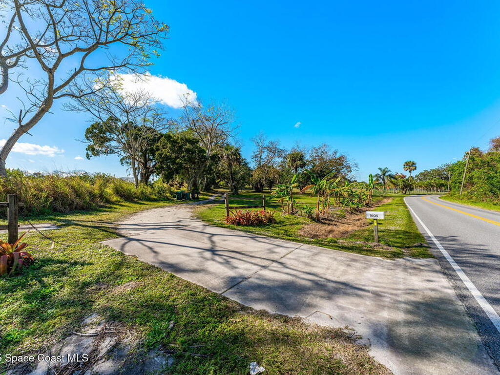 1605 N Tropical Trail, Merritt Island, FL 32953