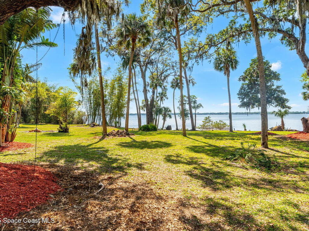 1605 N Tropical Trail, Merritt Island, FL 32953