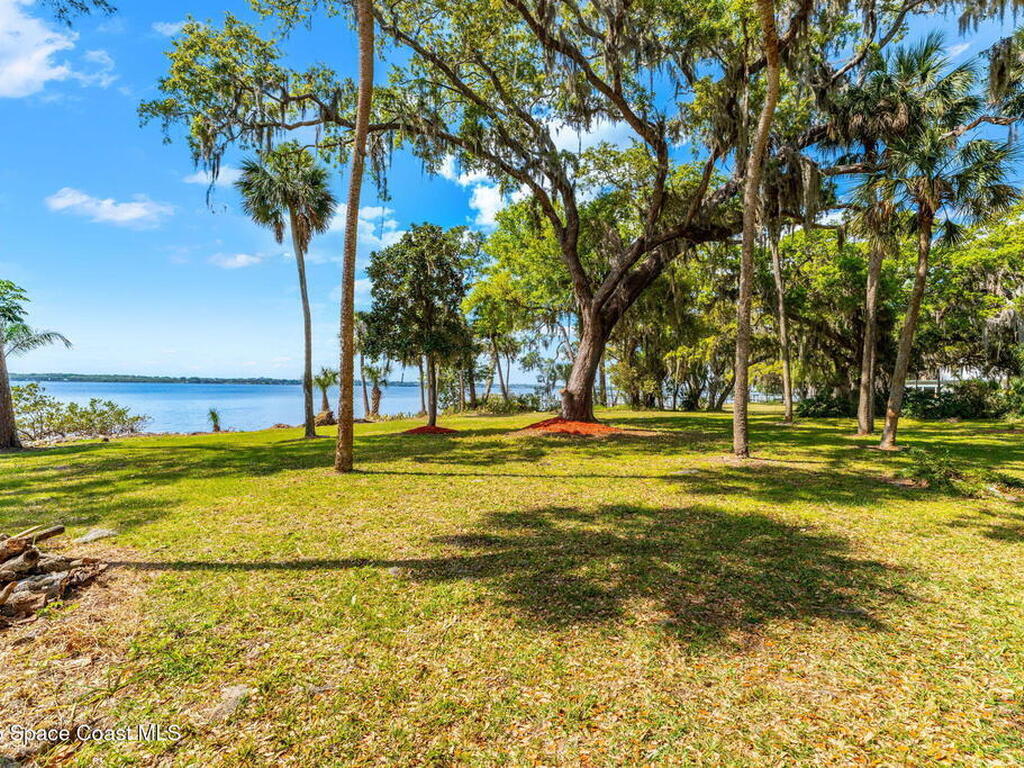 1605 N Tropical Trail, Merritt Island, FL 32953