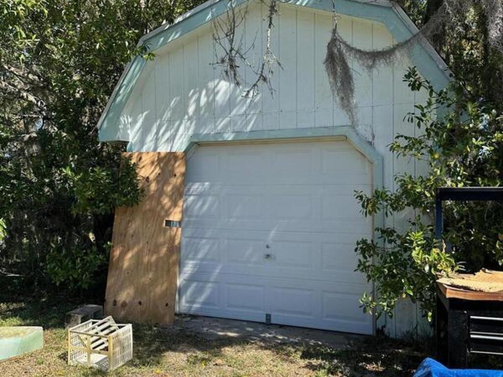 1933 Bayview Drive, New Smyrna Beach, FL 32168