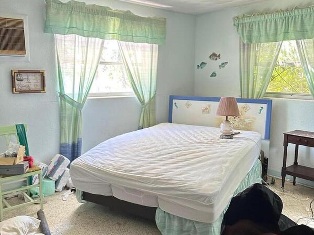 1933 Bayview Drive, New Smyrna Beach, FL 32168
