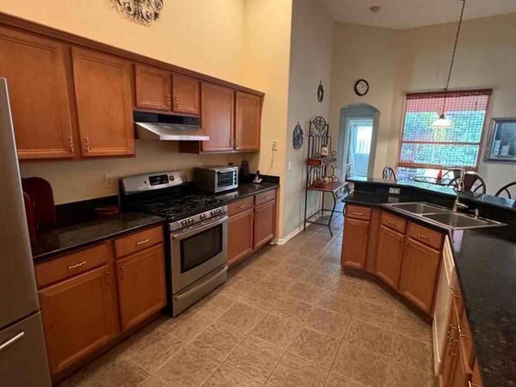 1133 Helmsdale Drive, Wesley Chapel, FL 33545