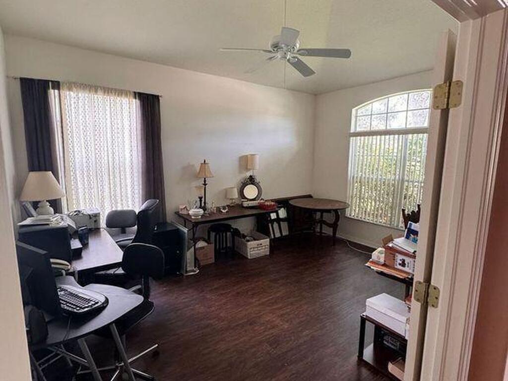 1133 Helmsdale Drive, Wesley Chapel, FL 33545