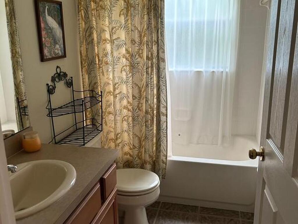 1133 Helmsdale Drive, Wesley Chapel, FL 33545