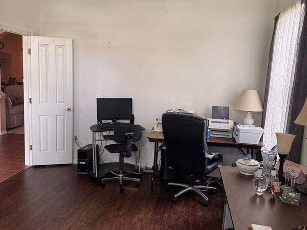 1133 Helmsdale Drive, Wesley Chapel, FL 33545