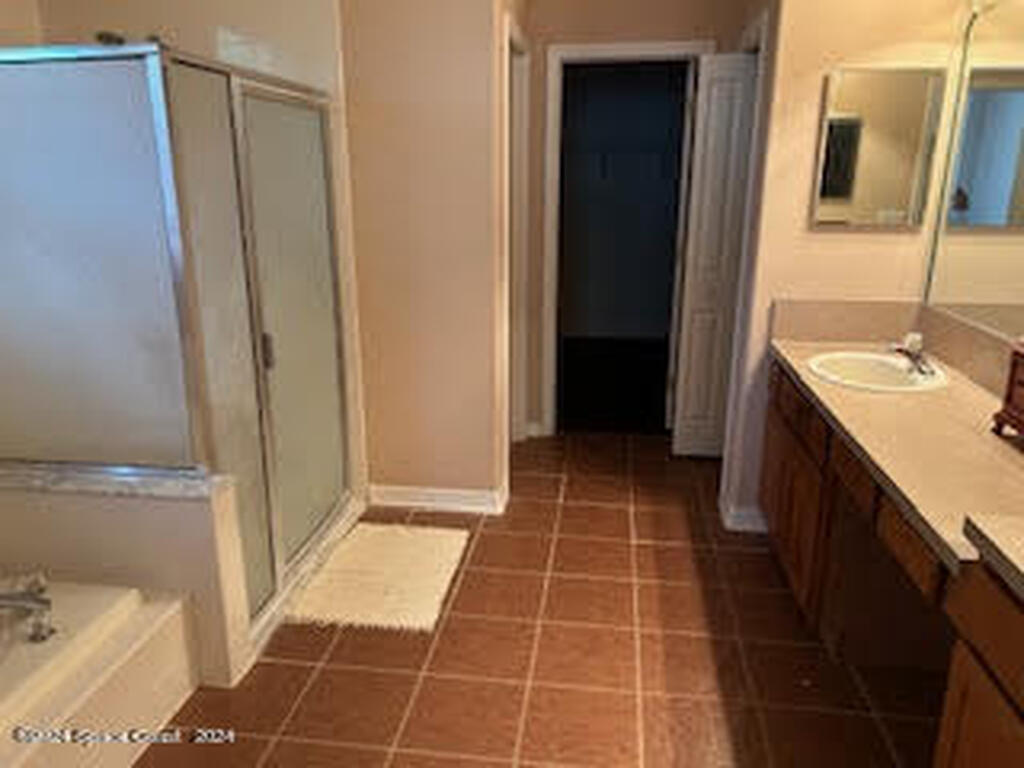 1133 Helmsdale Drive, Wesley Chapel, FL 33545