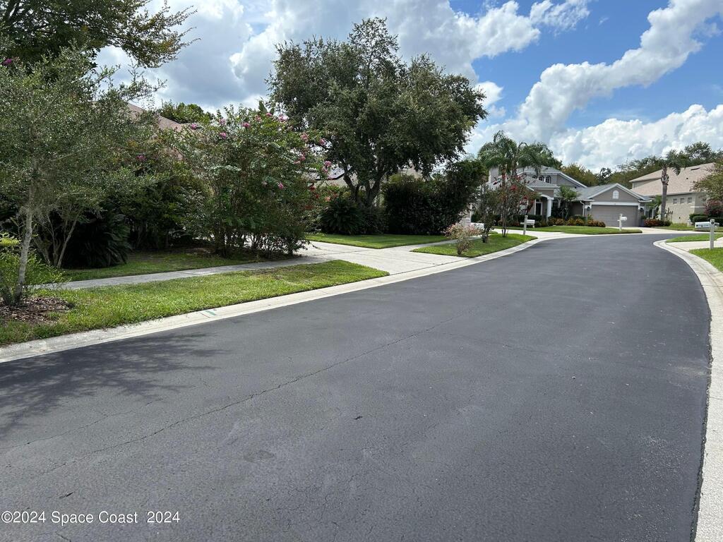 1133 Helmsdale Drive, Wesley Chapel, FL 33545