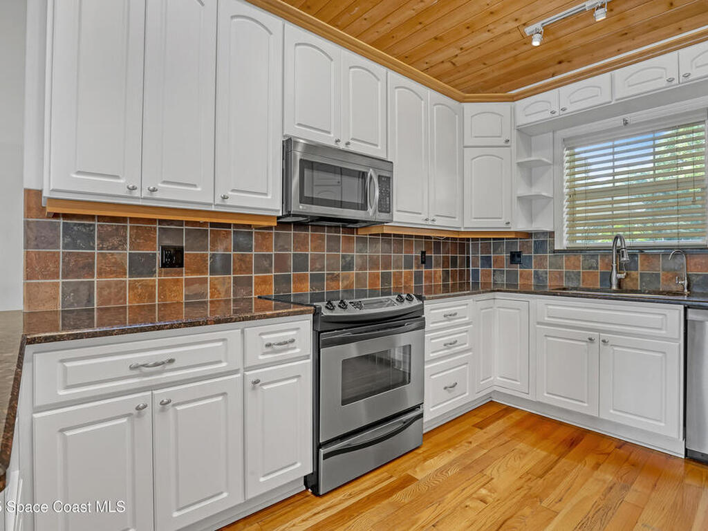 940 W Whitmire Drive, Melbourne, FL 32935