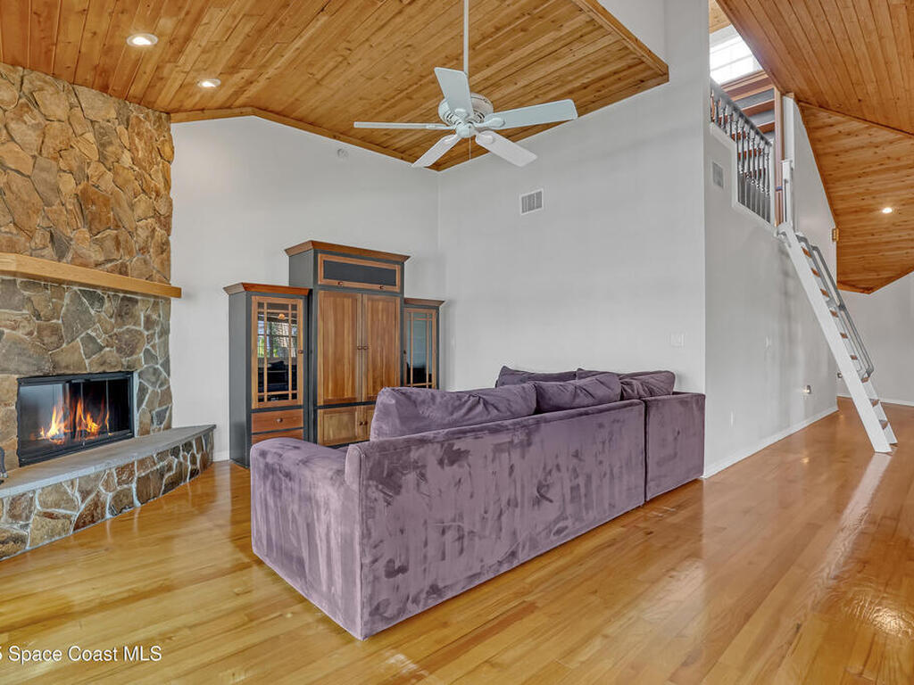 940 W Whitmire Drive, Melbourne, FL 32935