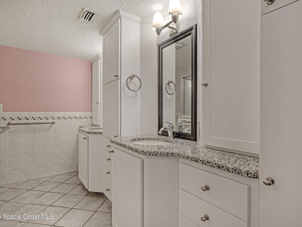 940 W Whitmire Drive, Melbourne, FL 32935
