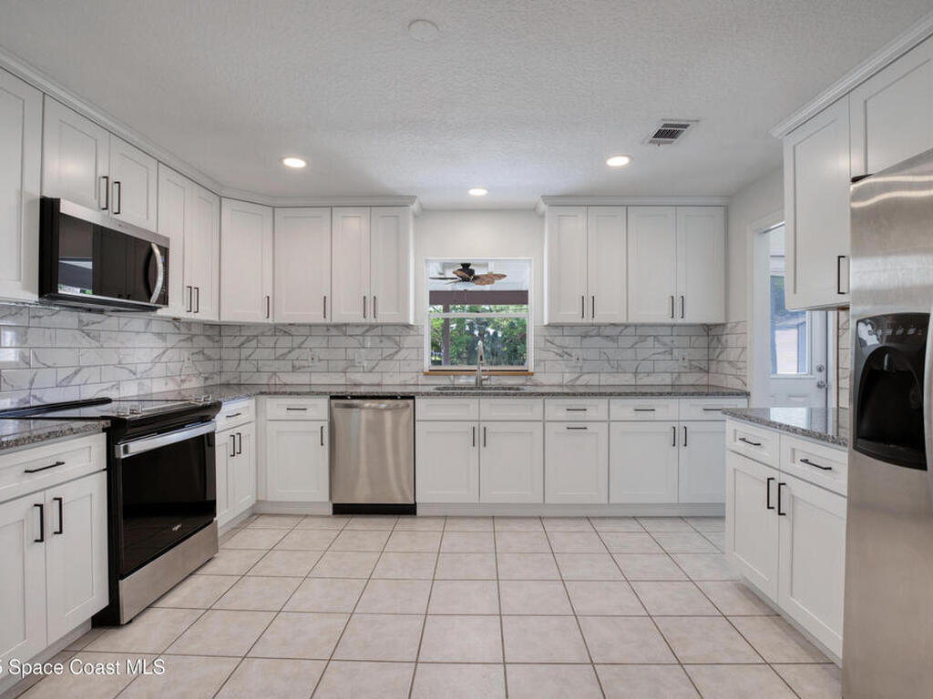 5215 Pina Vista Drive, Melbourne, FL 32934