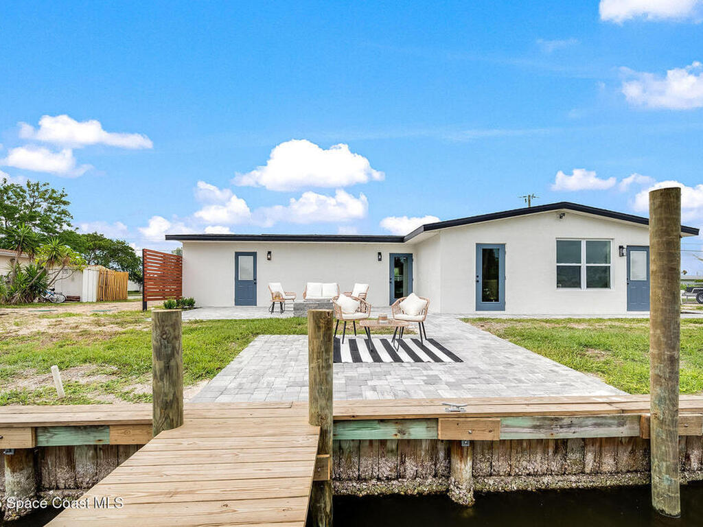 1670 S Harbor Drive, Merritt Island, FL 32952