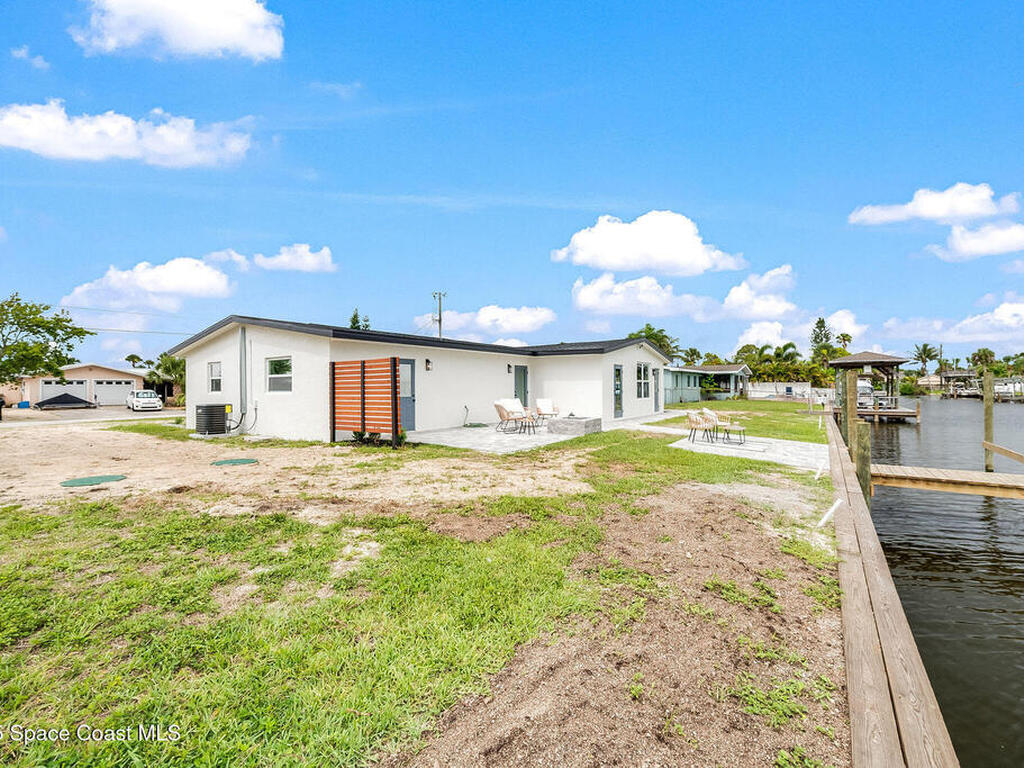 1670 S Harbor Drive, Merritt Island, FL 32952