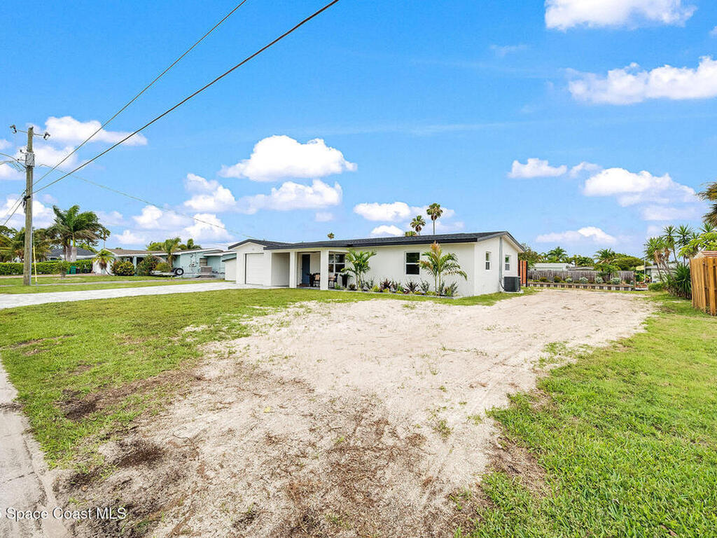 1670 S Harbor Drive, Merritt Island, FL 32952