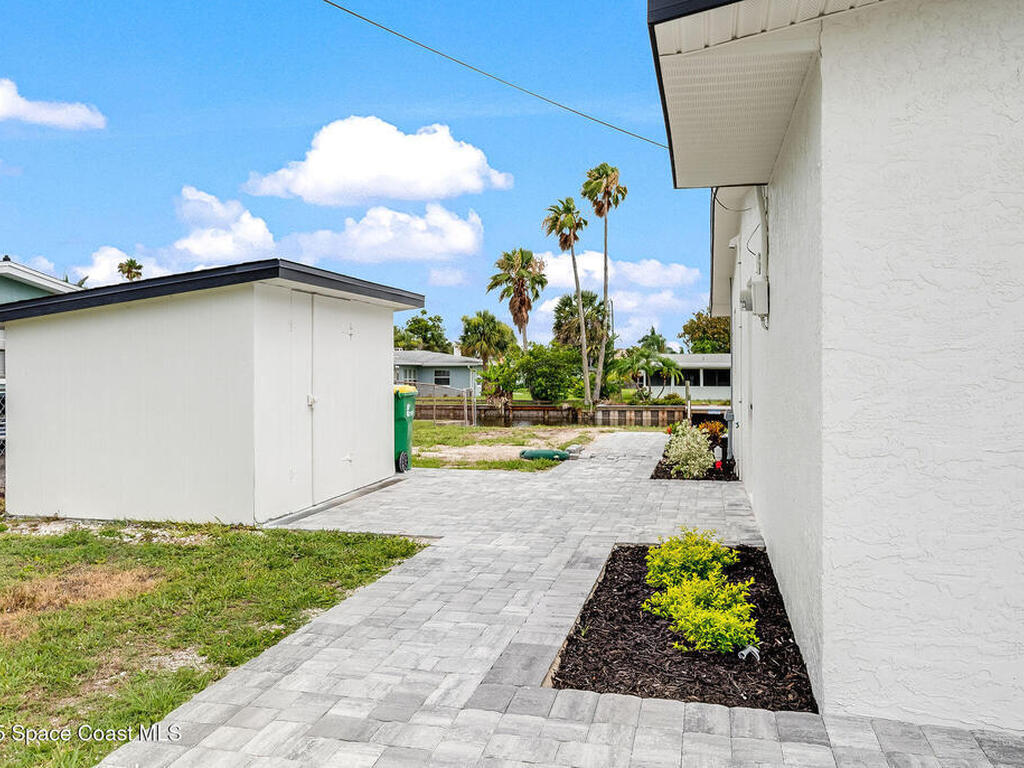 1670 S Harbor Drive, Merritt Island, FL 32952