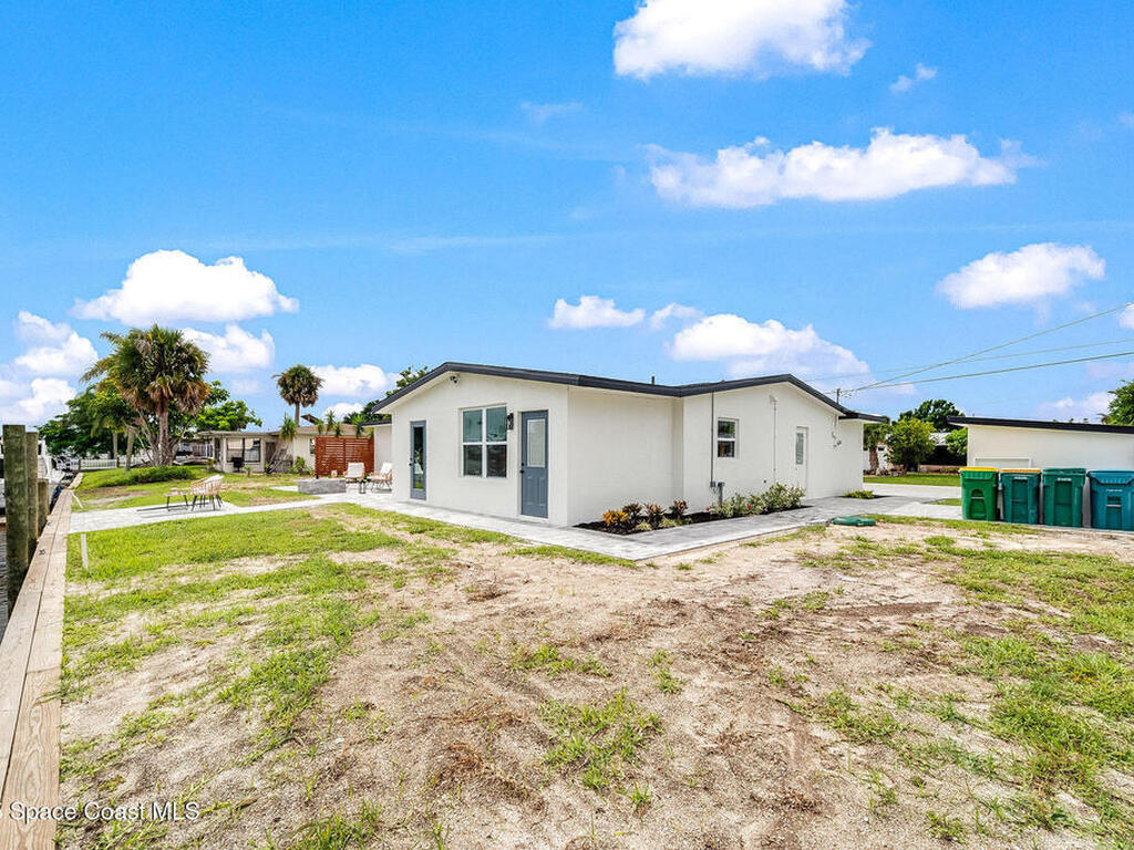 1670 S Harbor Drive, Merritt Island, FL 32952
