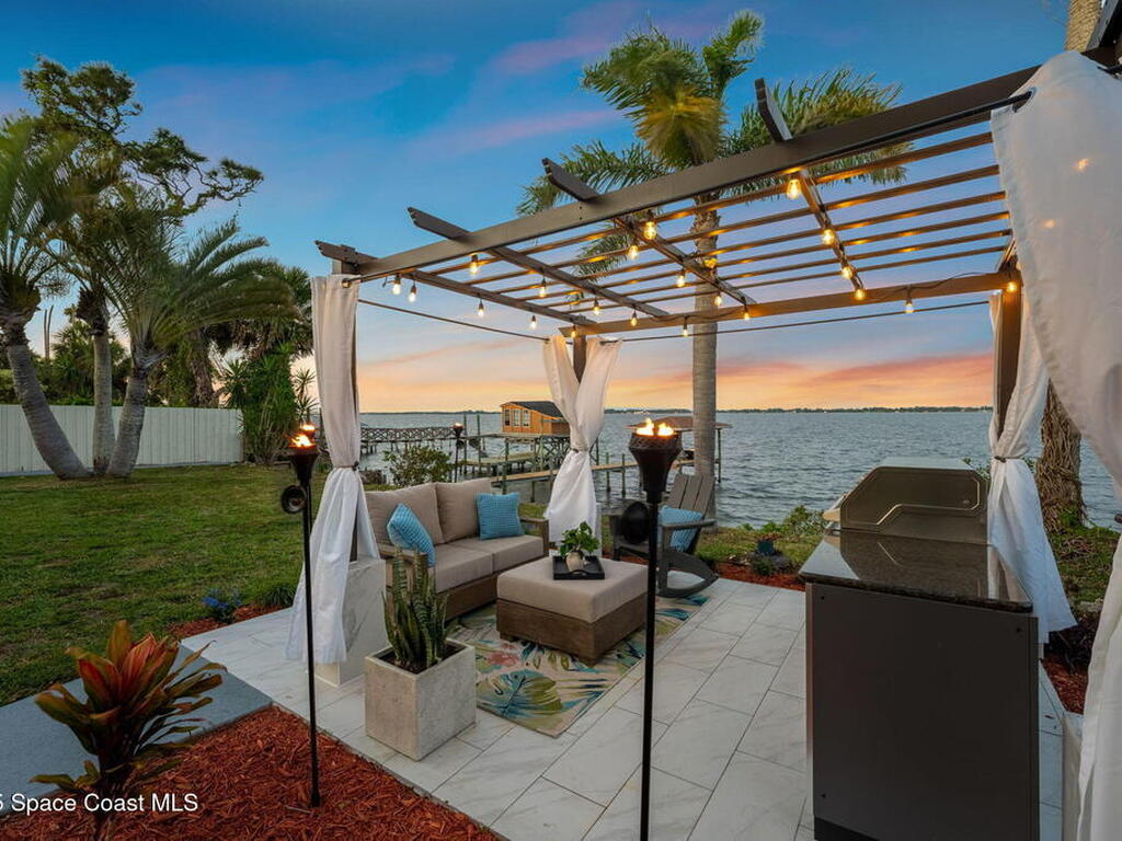 4527 Coquina Ridge Drive, Melbourne, FL 32935