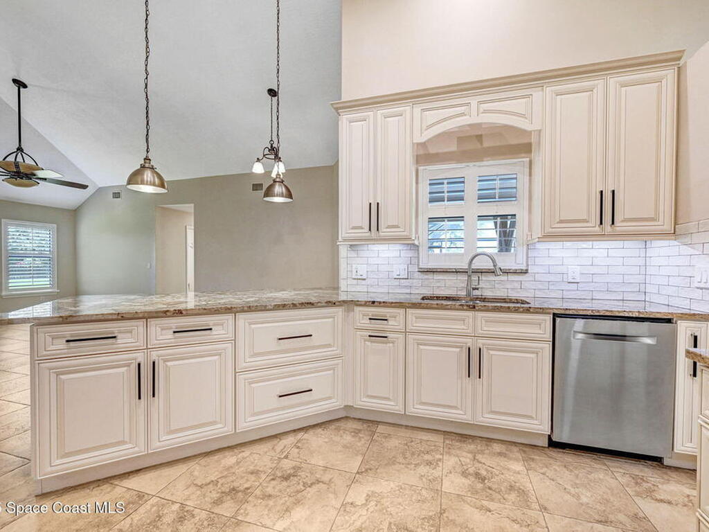 922 Spanish Wells Drive, Melbourne, FL 32940