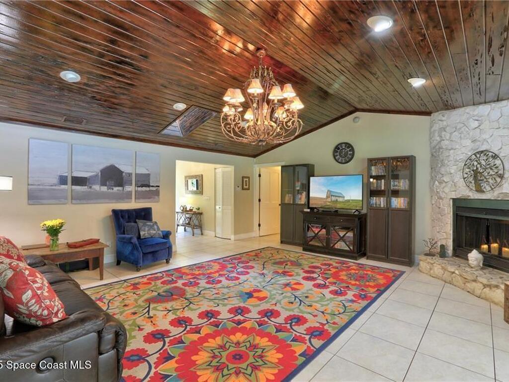 1090 31st Avenue, Vero Beach, FL 32960