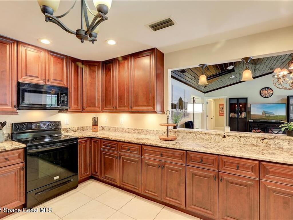 1090 31st Avenue, Vero Beach, FL 32960