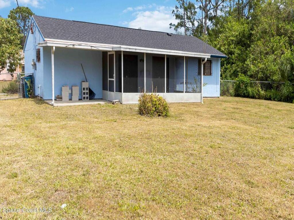 160 Crosspoint Street, Palm Bay, FL 32909