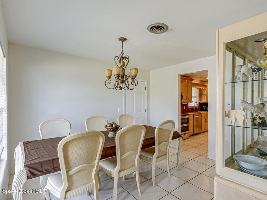 2180 Lakeview Drive, Melbourne, FL 32935