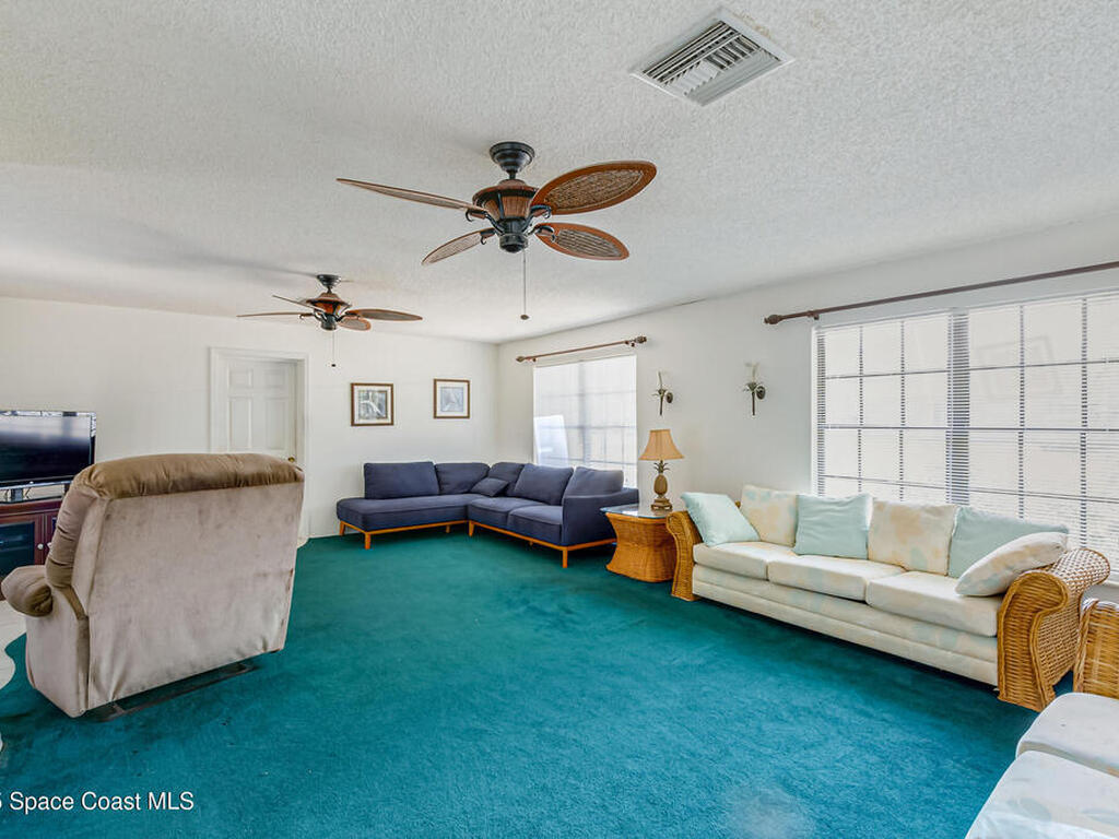 2180 Lakeview Drive, Melbourne, FL 32935
