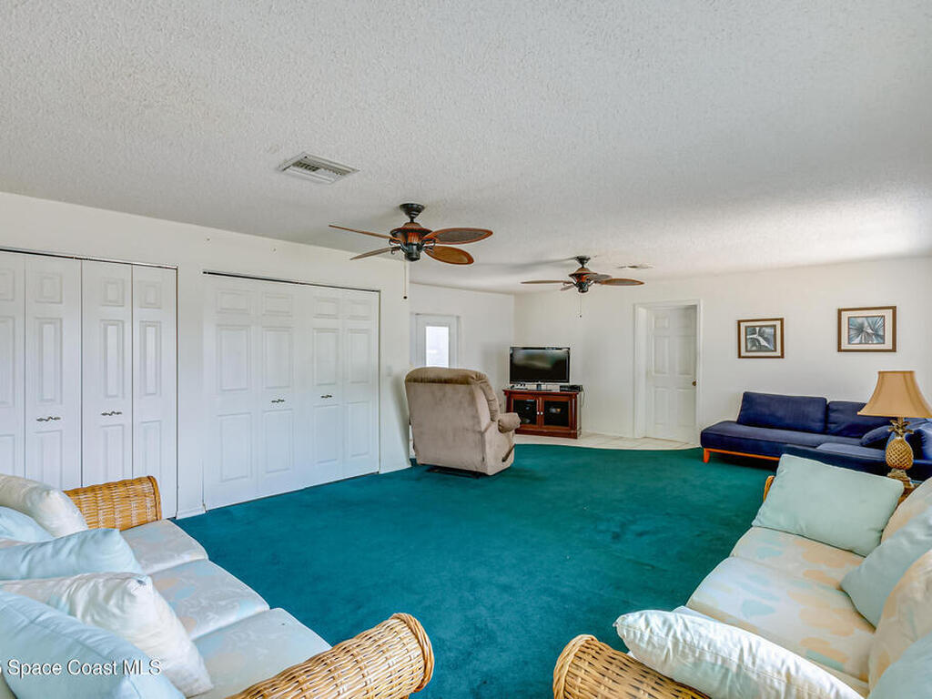 2180 Lakeview Drive, Melbourne, FL 32935