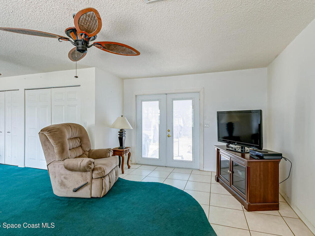 2180 Lakeview Drive, Melbourne, FL 32935