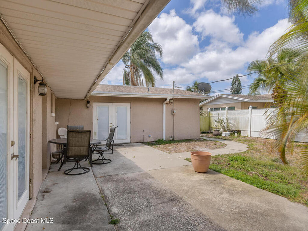 2180 Lakeview Drive, Melbourne, FL 32935
