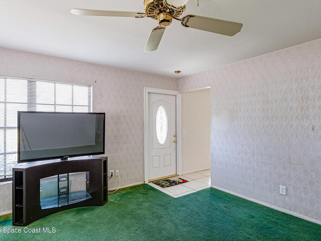 2180 Lakeview Drive, Melbourne, FL 32935